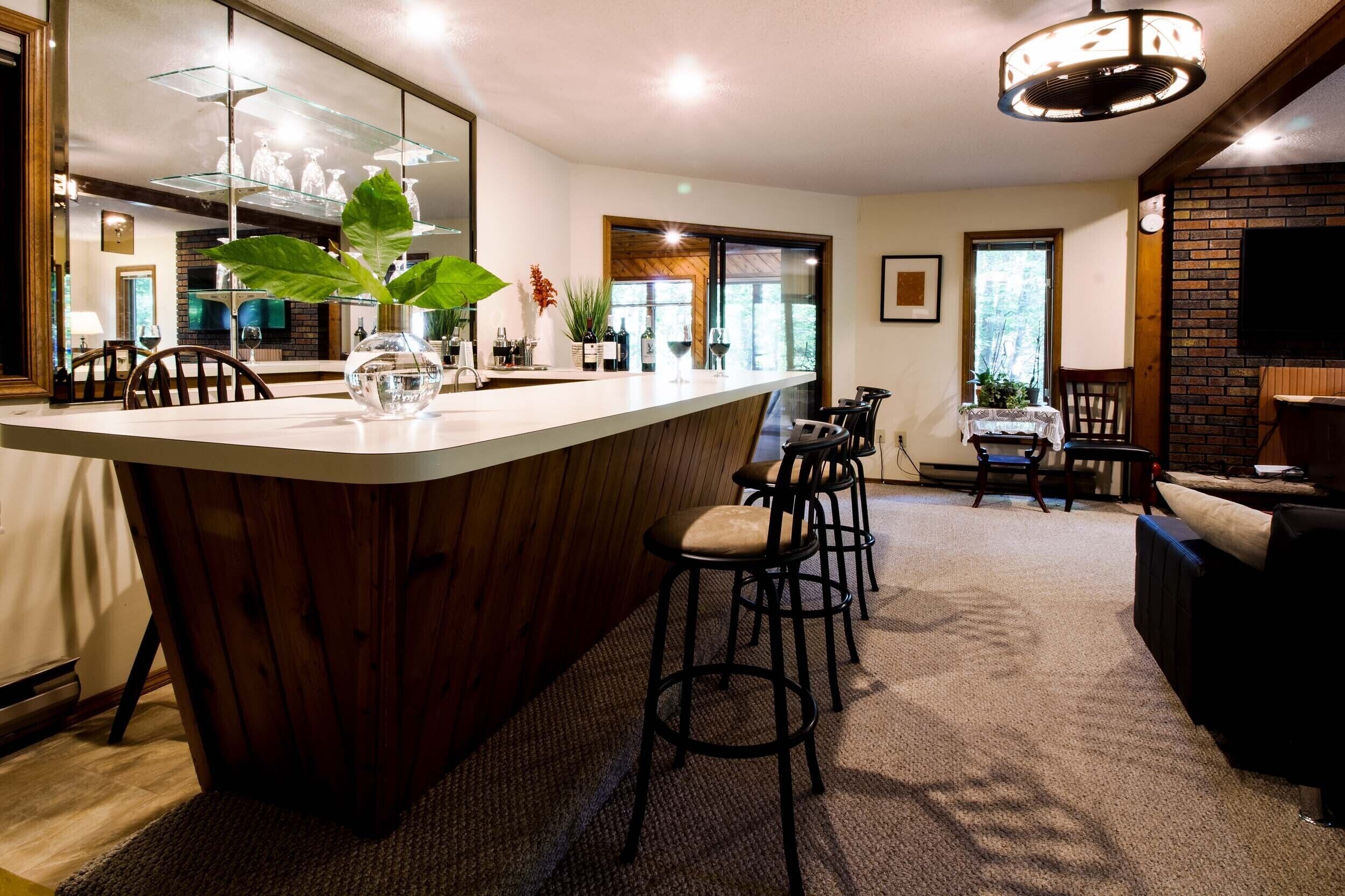 Big House On The Hill, Pocono - Hot tub, Sauna, Fireplace