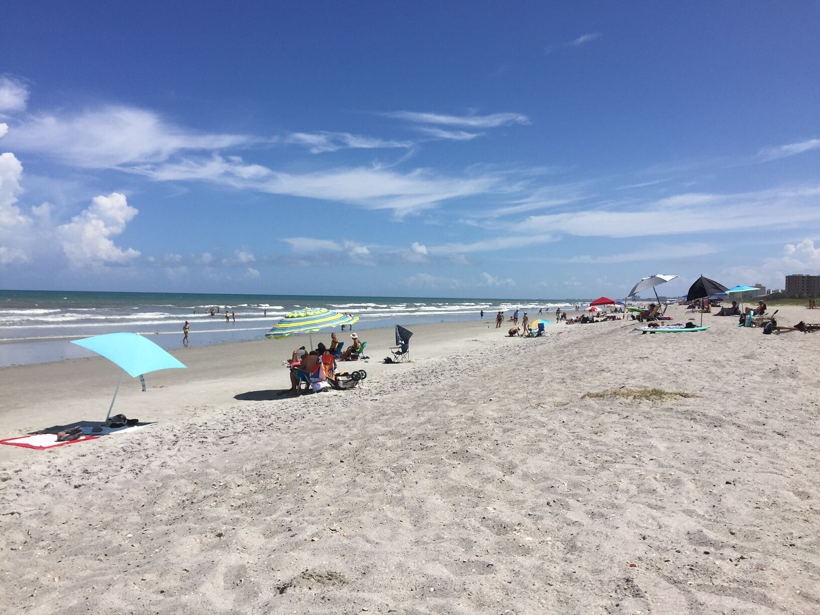 In Strandnähe, Liegestühle, Strandtücher