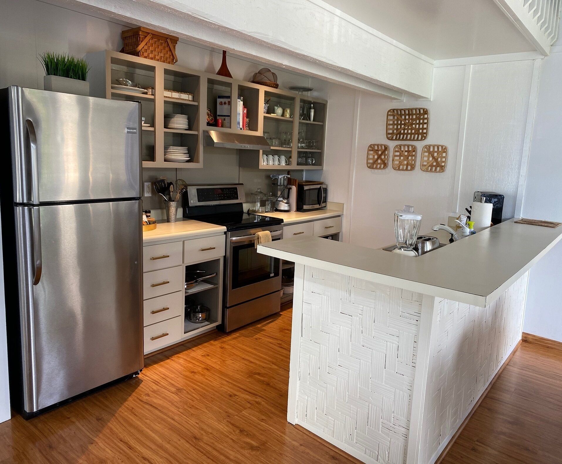 Kauai Surf Lodge - VIEWS, POOL