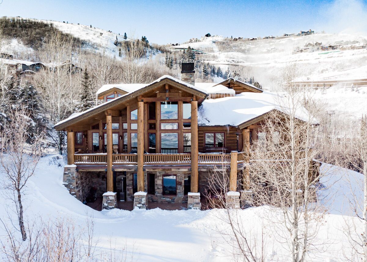 Book for Summer! Luxury Mountain Home with Home Theater, Sauna & Hot Tub on Private Ski Run