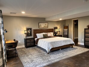 4 Schlafzimmer, Schreibtisch, Bügeleisen/Bügelbrett, kostenloses WLAN