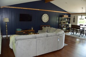 Fernseher, Kamin, Videospiele, Netflix