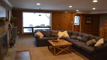 电视、壁炉、电子游戏、Netflix