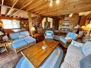 TV, DVD player - Ocra-cork: Dock, easy access to Pamlico Sound, rooftop deck, dogs allowed. (Ocracoke)