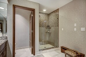 シャワー、ヘアドライヤー