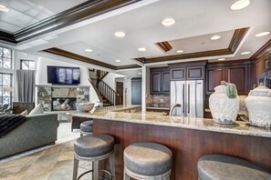 Interior - Luxury Ski-in 3 Br Penthouse Inside Pines Lodge, Sleeps 10! (Beaver Creek)