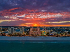 On the beach - Hyatt Residence - Aqualea 504 Luxury Condo at Hyatt (Clearwater Beach)