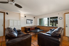 Smart-TV og DVD-spiller