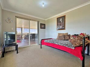 TV - Blue Holes Getaway - Kalbarri, WA (Kalbarri)