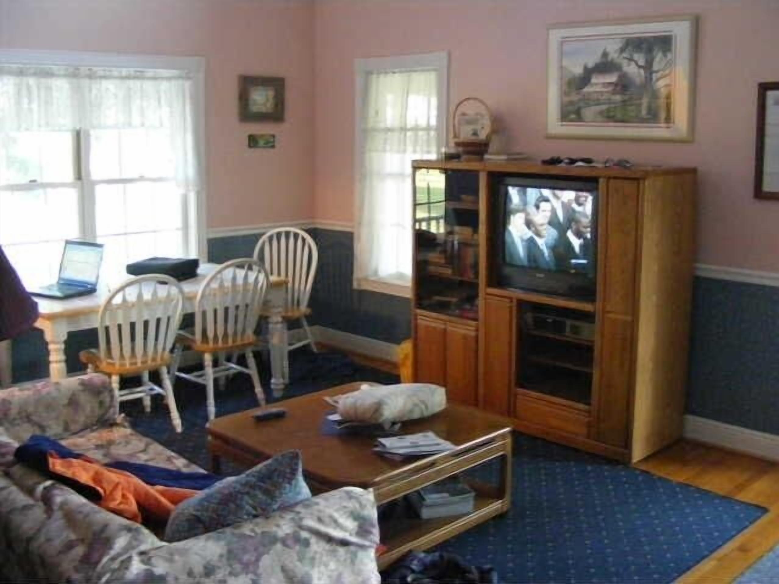 Beautiful  Waterfront 60  Acre Country Ranch, St. John's  River