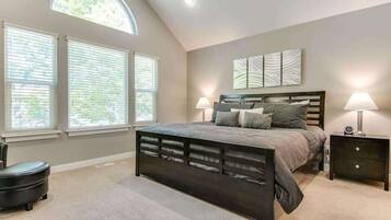 3 bedrooms, desk, iron/ironing board, free WiFi