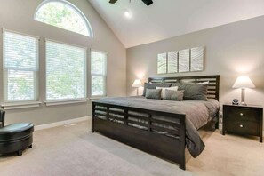 3 Schlafzimmer, Schreibtisch, Bügeleisen/Bügelbrett, kostenloses WLAN