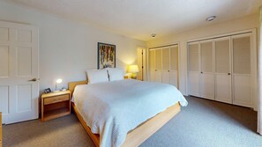 3 chambres, fer et planche à repasser, accès au Wi-Fi (inclus)