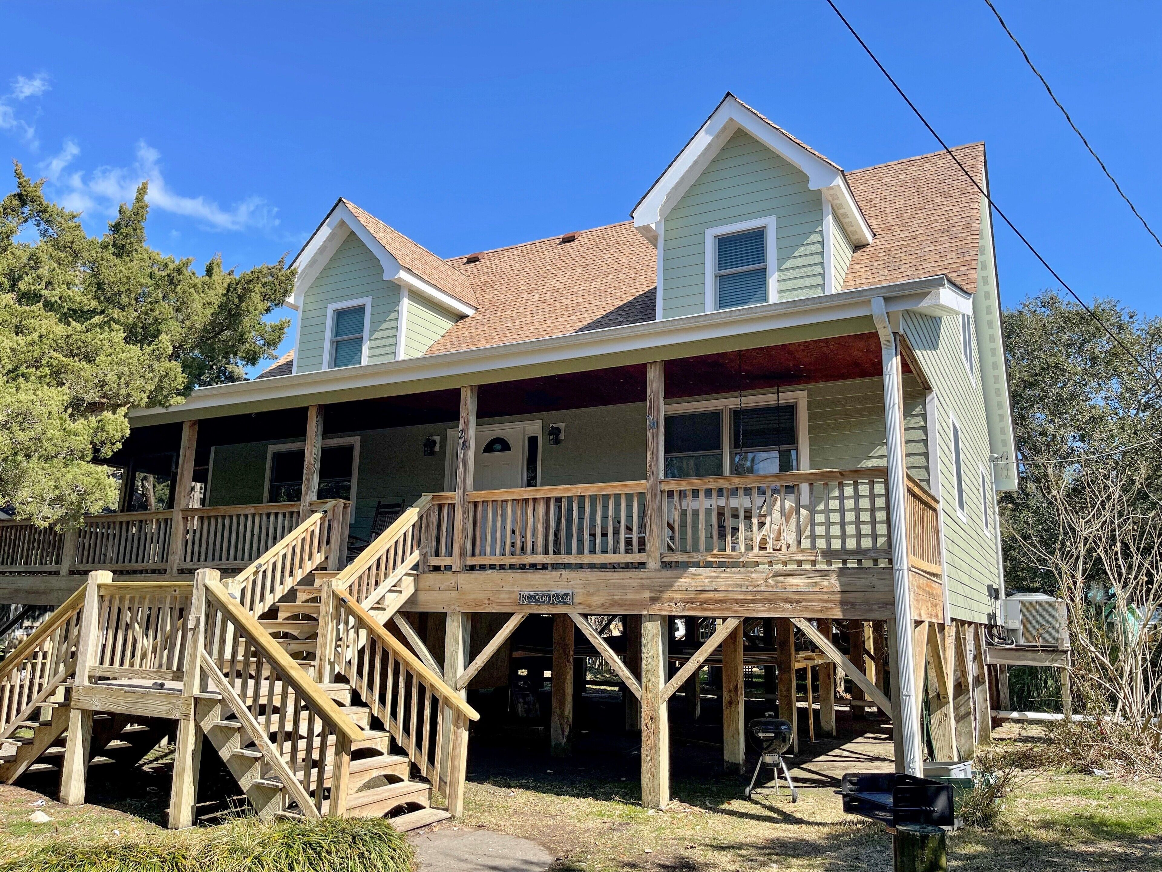 Recovery Room:  Pet friendly, spacious home, screened porch and deck.