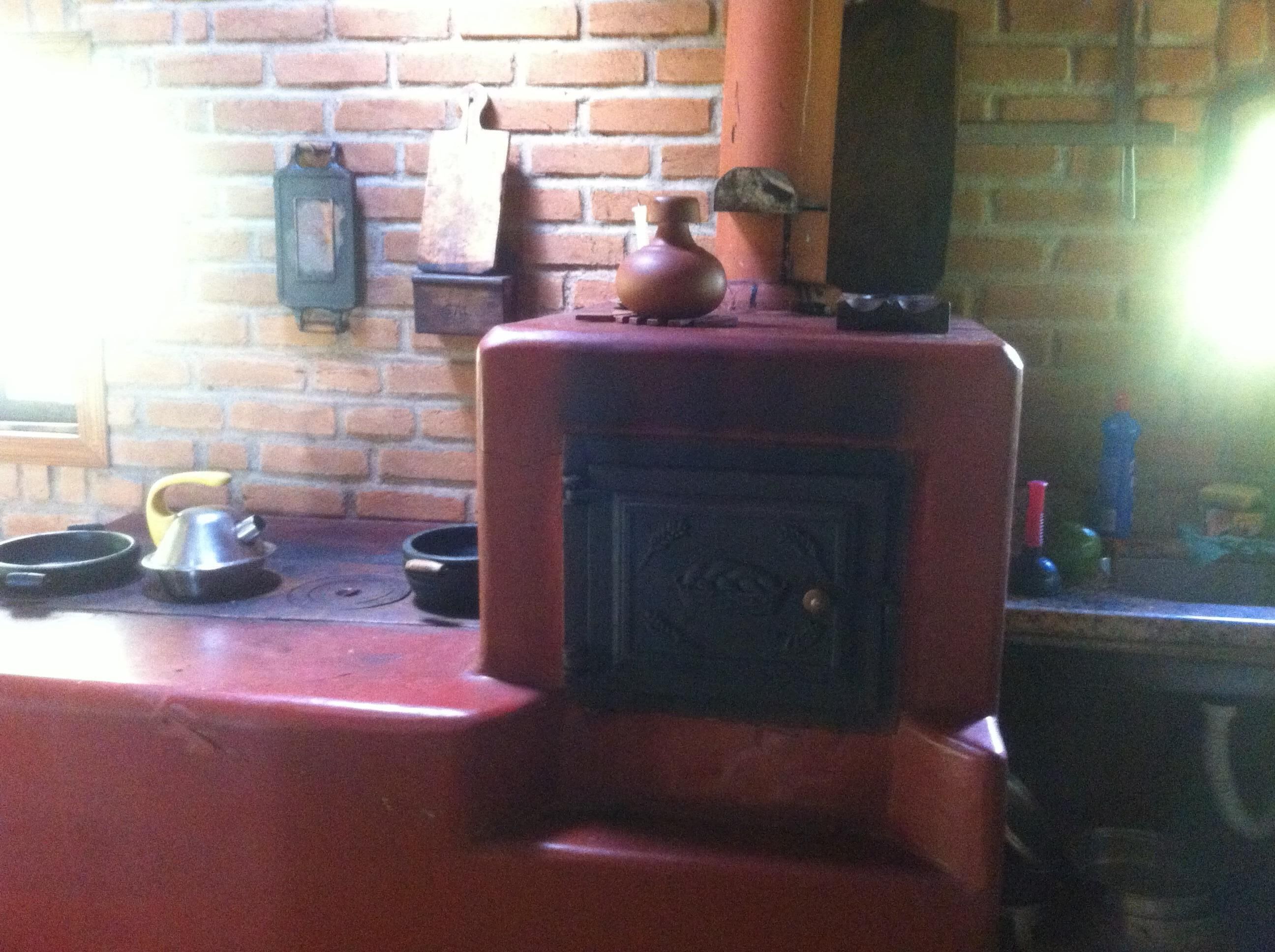 House on the mountain between Serra Fina and Picu das Agulhas Negras (PNI)