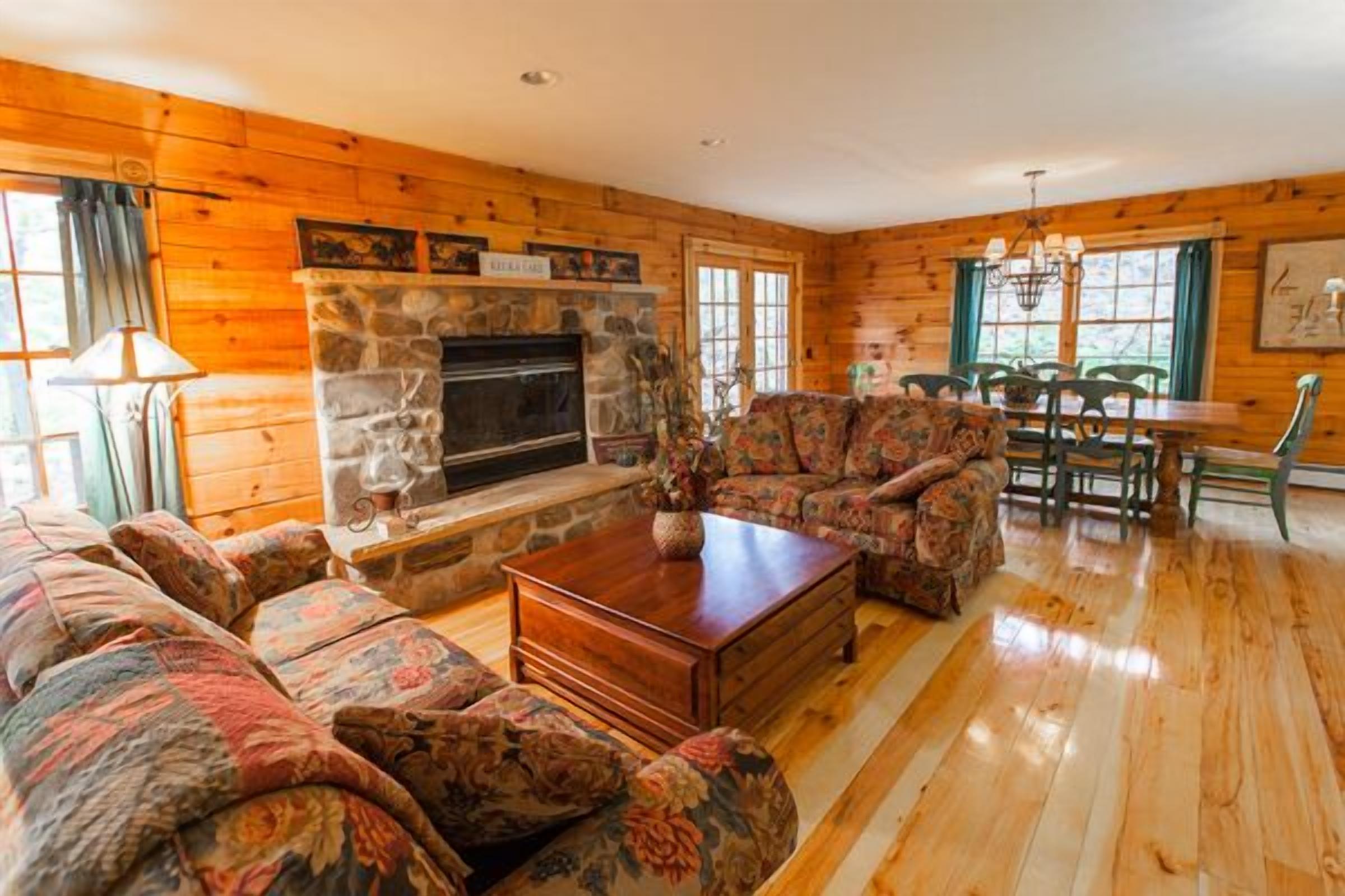 Nestled In The Woods Overlooking The Pearl Of The Finger Lakes!