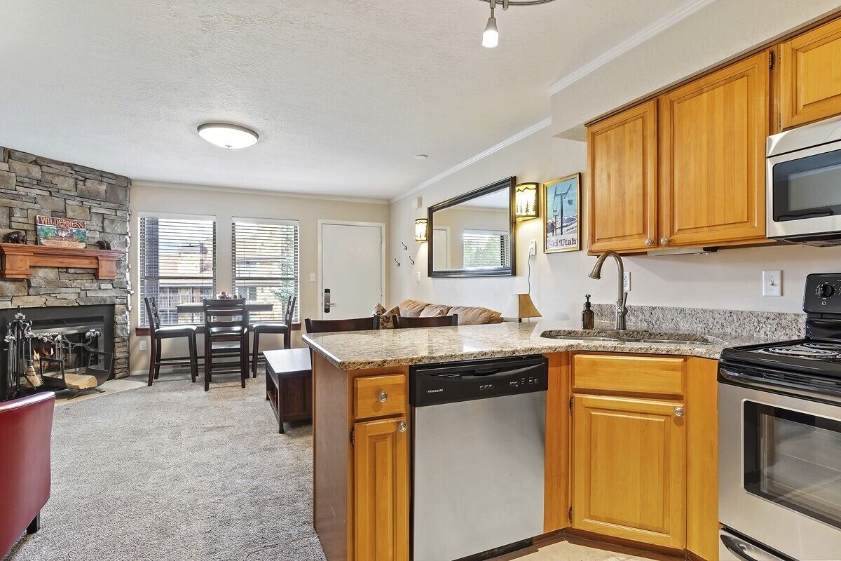 Ground Level end unit condo with new King Bed right on the Golf Course!