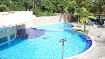 Piscina externa, piscina aquecida