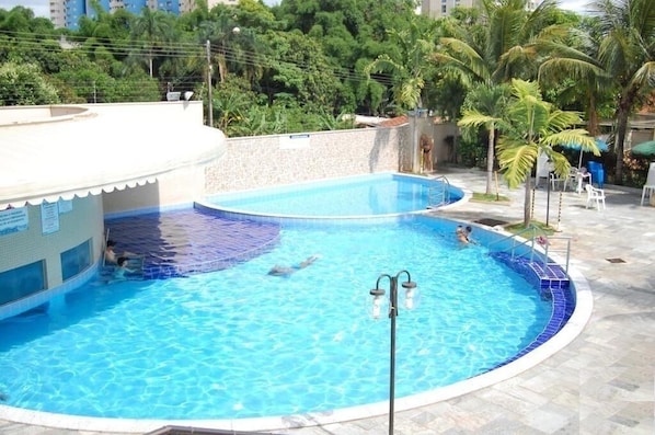 Piscine extérieure, piscine chauffée