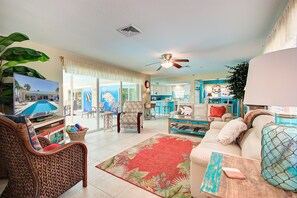 TV, DVD player - Cozy Beach House w/ Backyard Pool & Steps to North Beach (Clearwater)