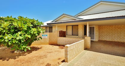 Surfside Retreat - Kalbarri, WA