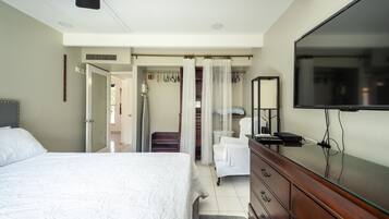 1 bedroom, in-room safe, desk, iron/ironing board