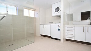 Interior - Alinga Unit 4, Amazing Ocean Views (KINGS BEACH)