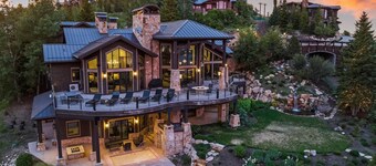 Ultra-Luxe Chalet in Deer Crest! Ski Run! Sauna! Hot Tub!