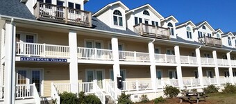 CR48: Never Neverland: A Dog-Friendly Eclectic Condo