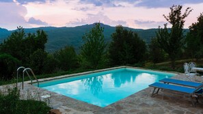 Outdoor pool - Beautifully converted farmhouse alone on a tuscan hillside with stunning views (Cortona)
