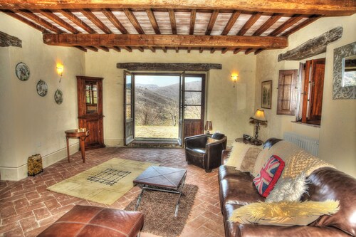 Beautifully converted farmhouse alone on a tuscan hillside with stunning views