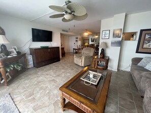 Smart TV, DVD player