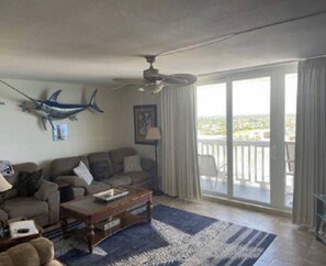 Smart TV, DVD player