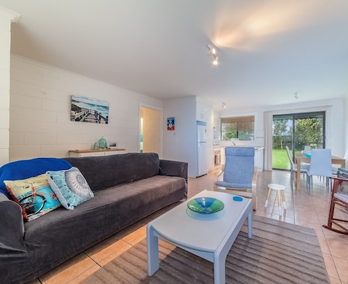 256 Settlement Road, Holiday House In Cowes, dog friendly, great spot!