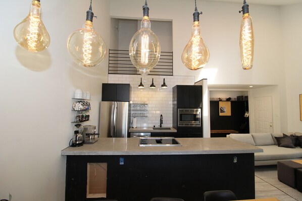 Refrigerador, microondas, horno, lavavajillas