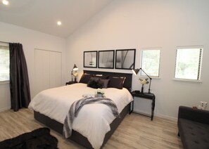 3 bedrooms, premium bedding, travel cot, free WiFi