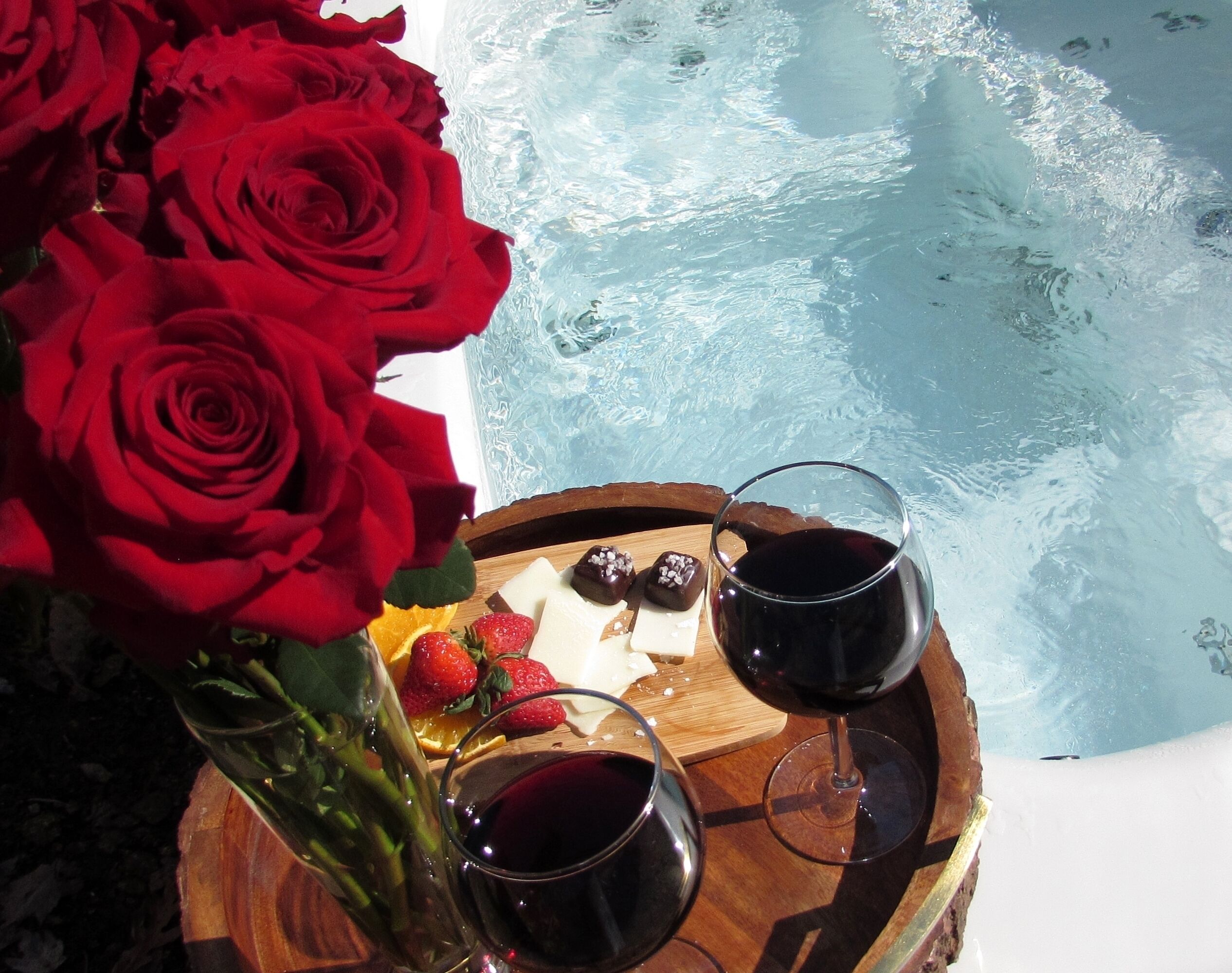  Romantic Log Cabin On Creek And 100 Acres, Hot Tub, Wifi, Gas Grill, Hiking