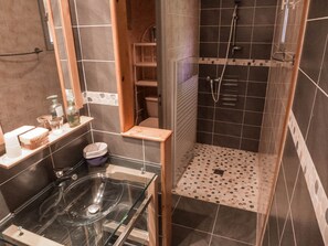 Een douche, een haardroger