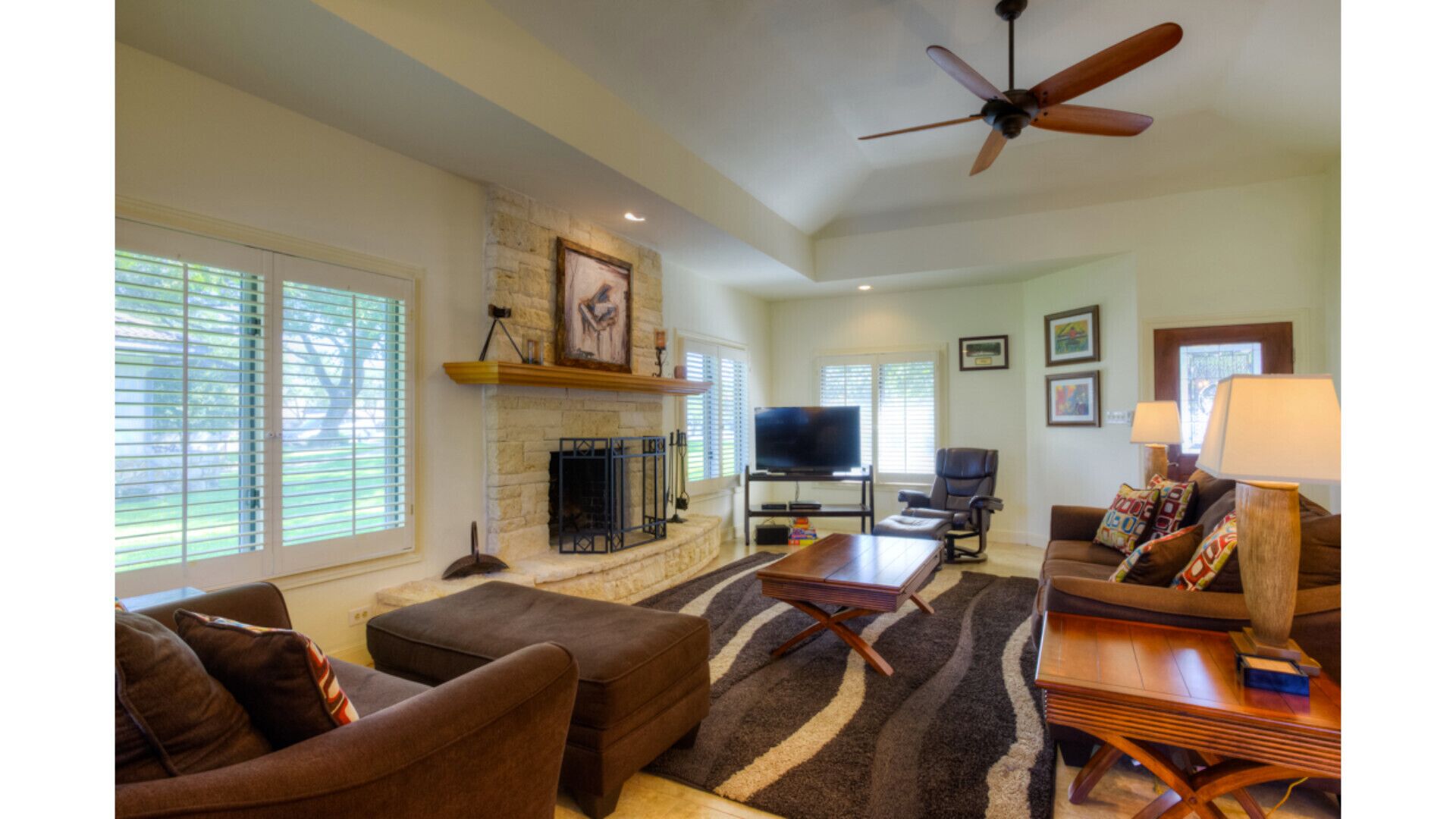 Executive Cottage in Barton Creek Lakeside