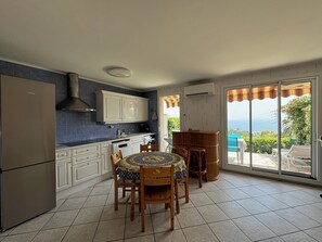 Fridge, microwave, oven, stovetop - apartments - 2 rooms - 2/5 persons (Nice)