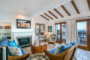 TV, fireplace, DVD player - Great Hamilton Cove Villa, TWO Steps, Ocean Views, Golf Cart, King Bd, Fireplace (Avalon)