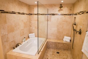 Bathtub, jetted bath, hair dryer, towels - Key West Beachfront Luxury 2/2 Condo A212   (Key West)