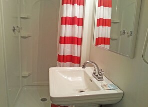 Towels - Sea Biscuit:  Pet friendly, rustic soundfront cottage, great sunsets. (Ocracoke)