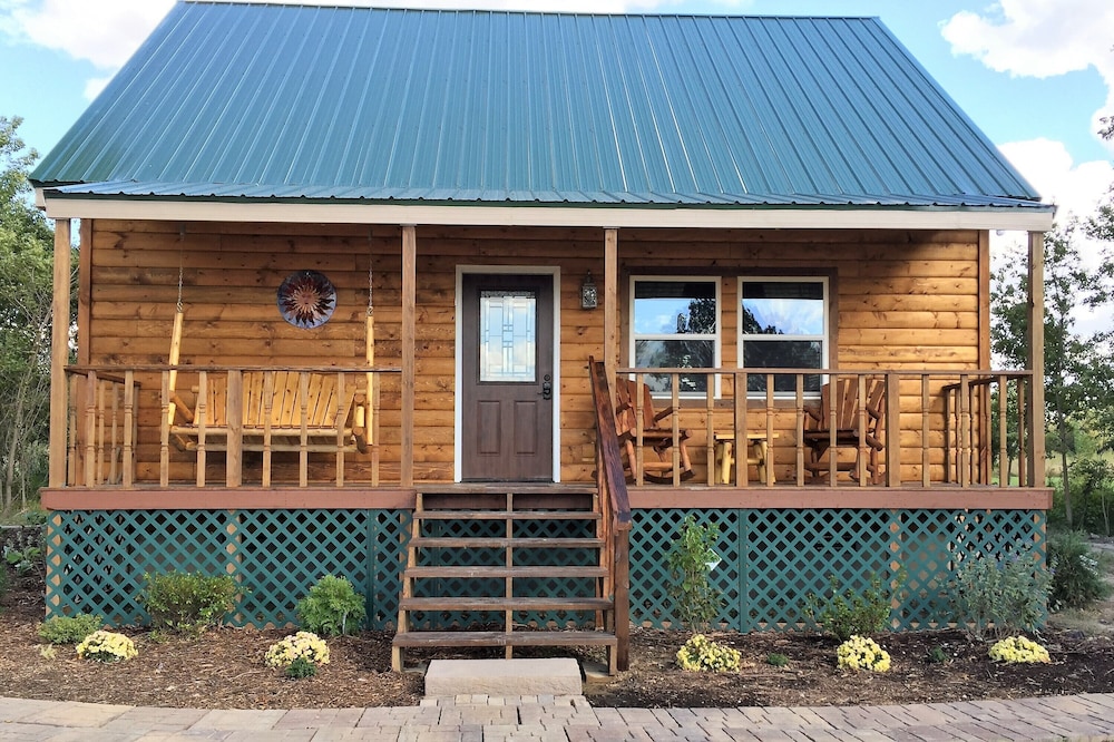 The Quail Run Cottage - An Exquisite Getaway