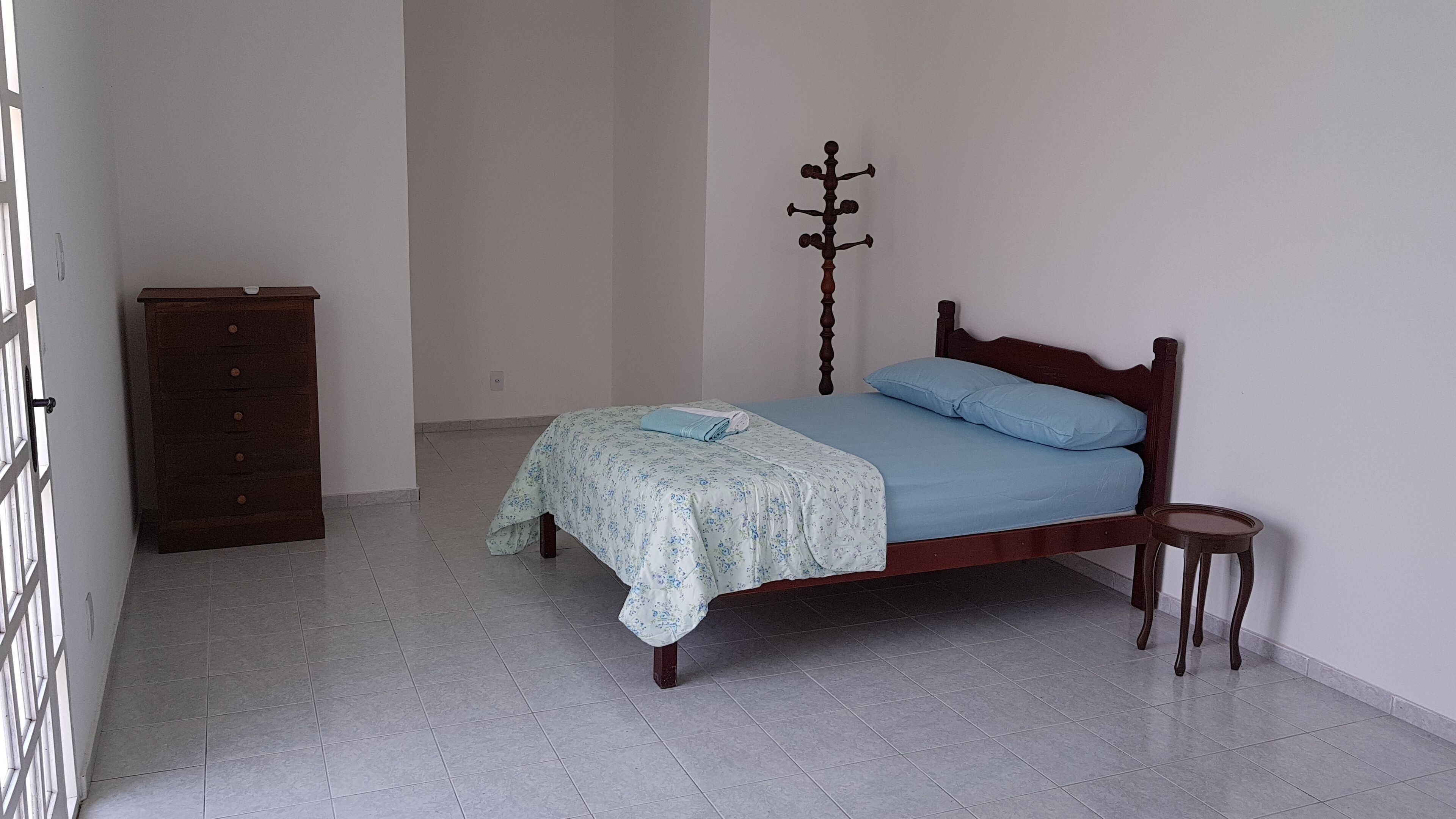 House with Pool, Barbecue, Deck and 5 Bedrooms in Condominium - Angra dos Reis