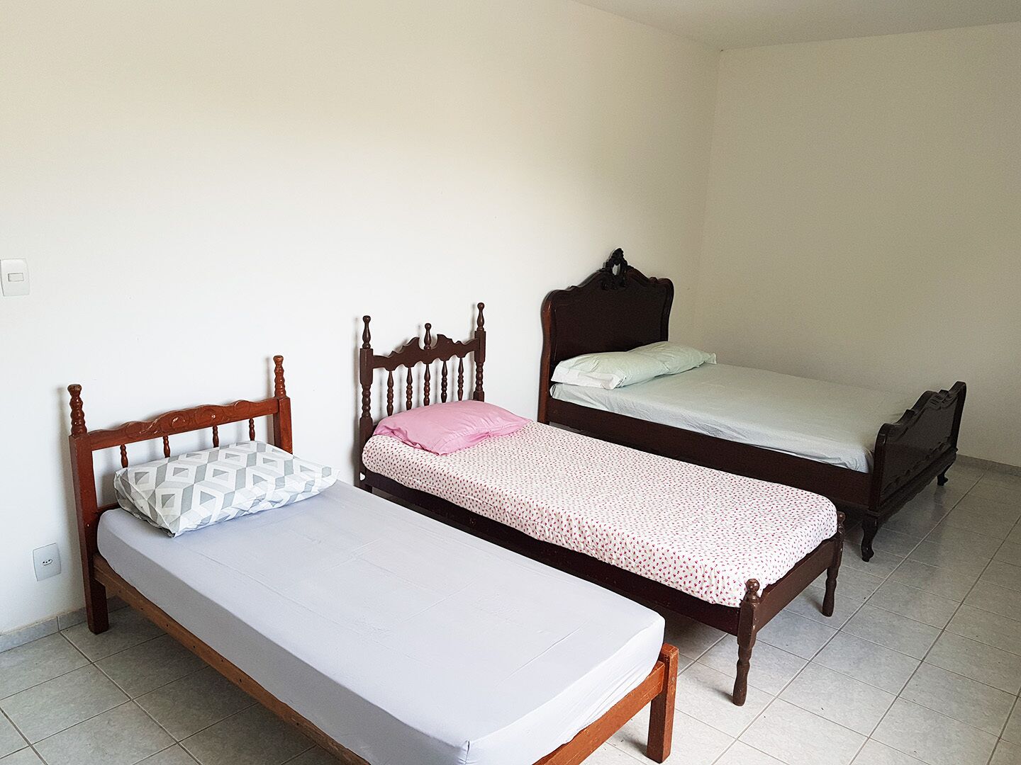 House with Pool, Barbecue, Deck and 5 Bedrooms in Condominium - Angra dos Reis