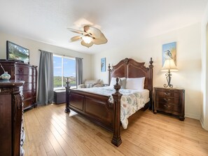 2 habitaciones, tabla de planchar con plancha, internet y ropa de cama 