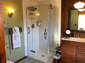 Baignoire, serviettes fournies