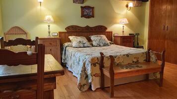 4 slaapkamers, een strijkplank/strijkijzer, wifi, beddengoed