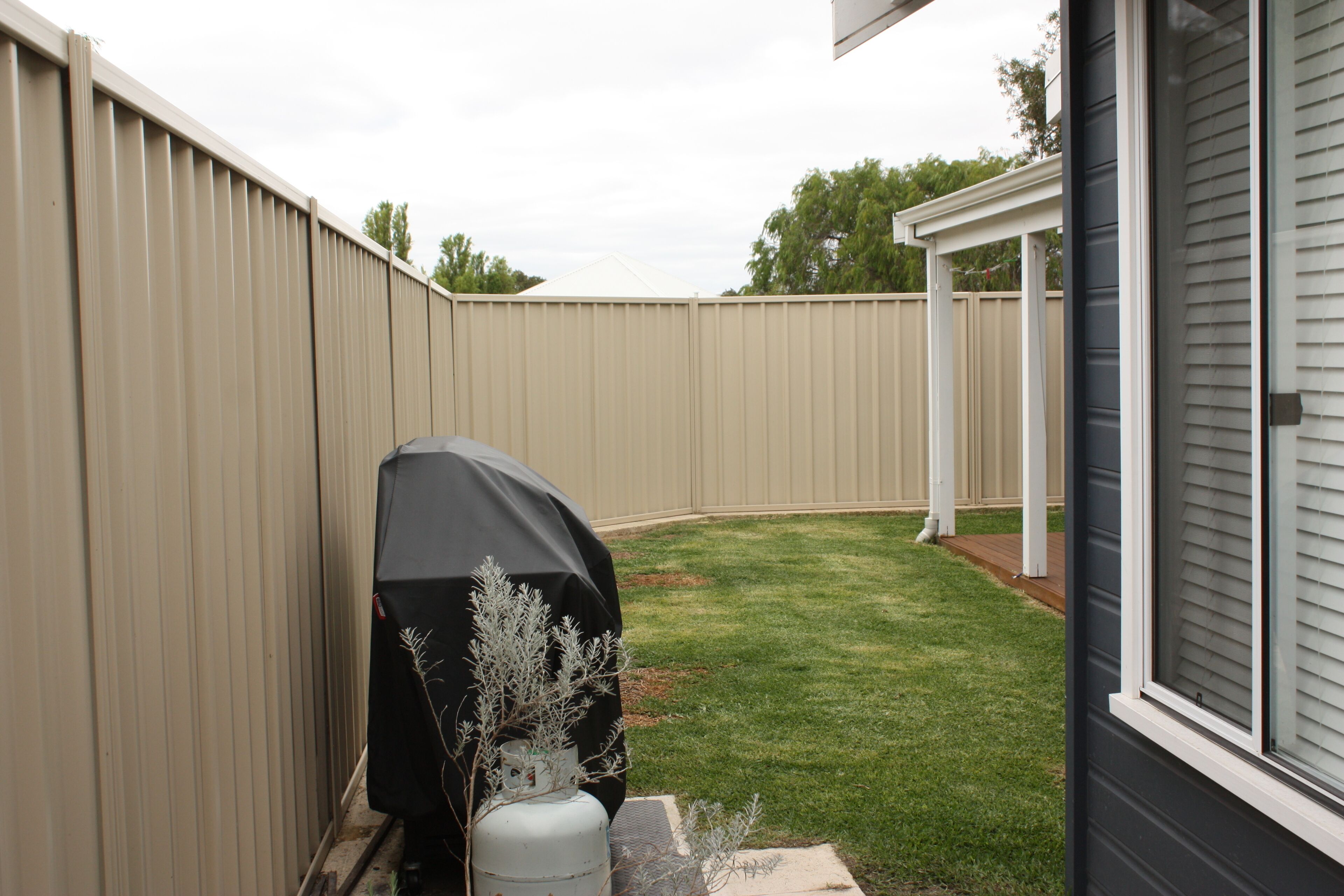 New Pet friendly  home & very close to dog beaches & Old Dunsborough bay — image 6